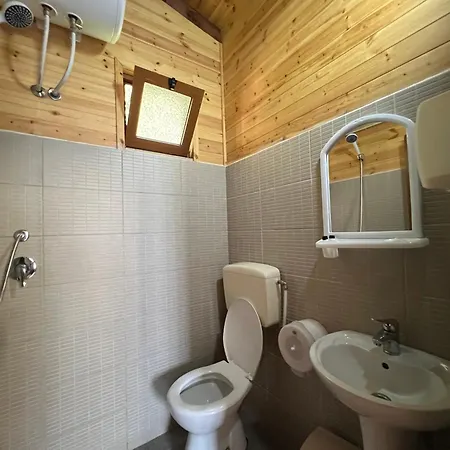 Bujtina Uji I Panjes, Log Dukat