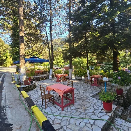 Hotel Bujtina Uji I Panjes, Llogara *