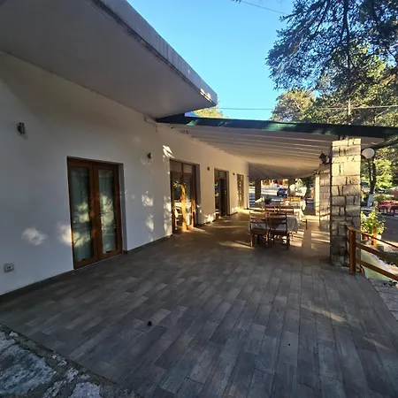 Hotel Bujtina Uji I Panjes, Llogara Dukat