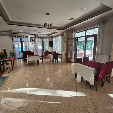 Hotel Bujtina Uji I Panjes, Llogara Dukat