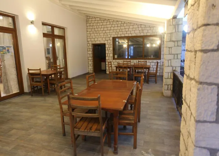 Bujtina Uji I Panjes, Llogara 호텔