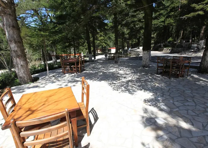 Bujtina Uji I Panjes, Llogara