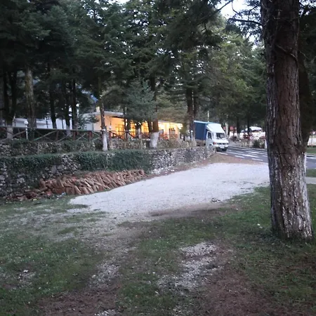 Bujtina Uji I Panjes, Llogara *