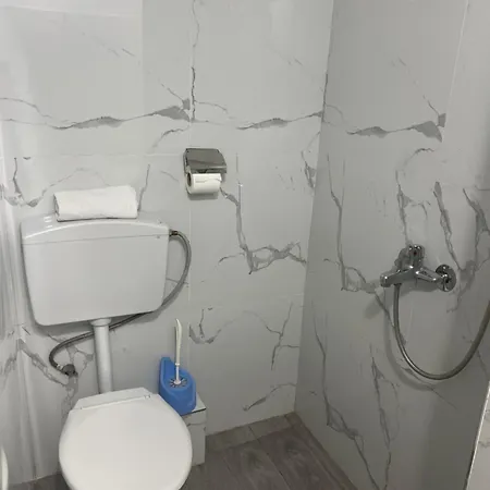 Hotel Bujtina Uji I Panjes, Llogara