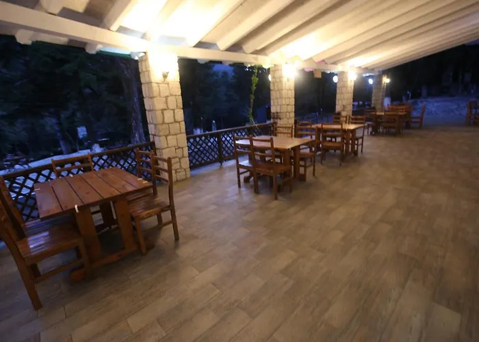 Bujtina Uji I Panjes, Llogara Hotel *