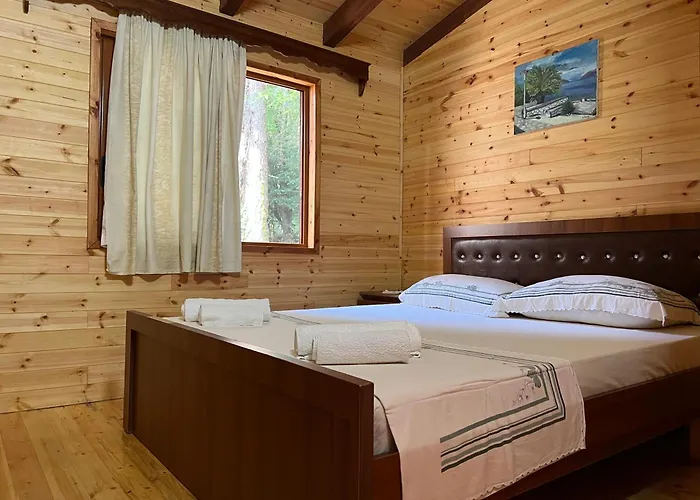 Bujtina Uji I Panjes, Llogara