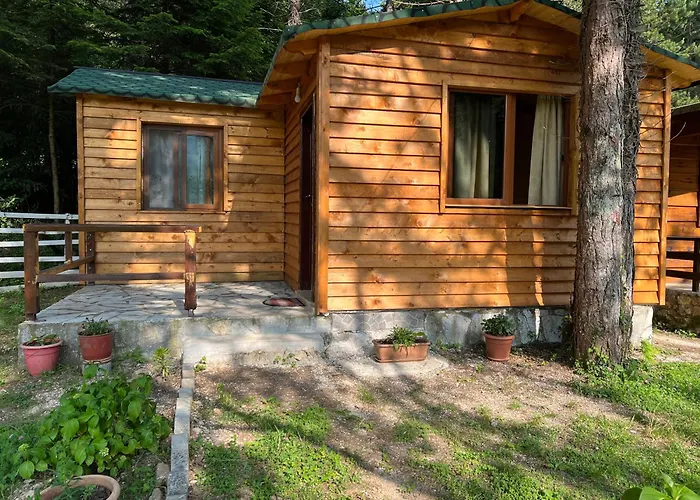 Hotel Bujtina Uji I Panjes, Llogara *