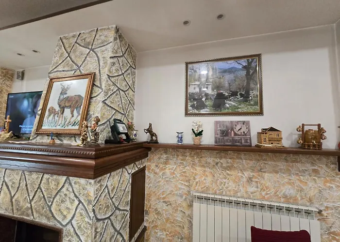 Bujtina Uji I Panjes, Llogara Hotel